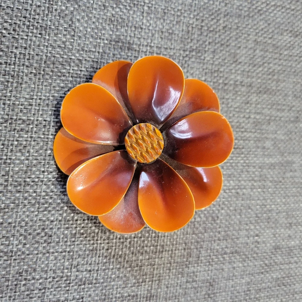 Vintage Brown Flower Brooch - Picture 1 of 2